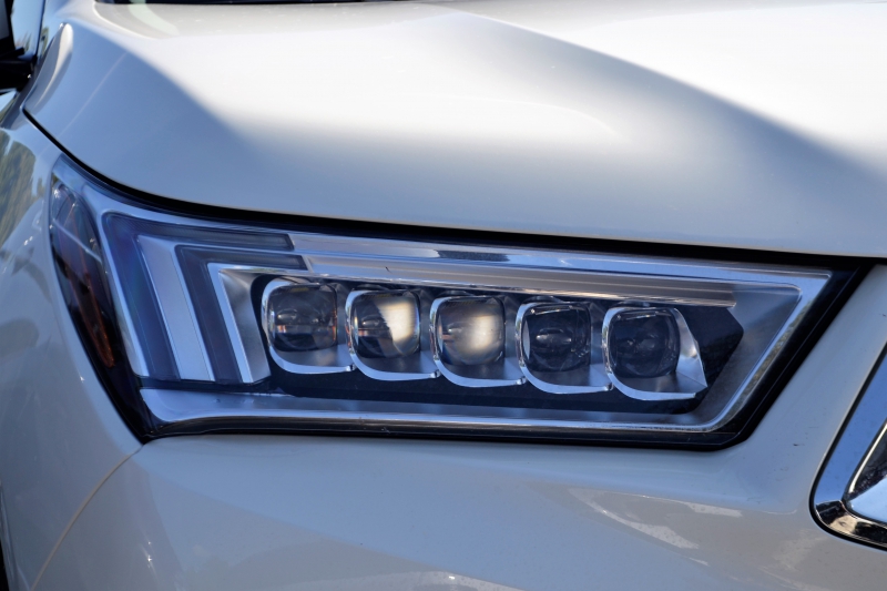 concession-auto-LA CRAU-min_acura-headlamp-2834131